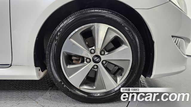 Hyundai Sonata 2.0 Premier — пробег 141 957 км