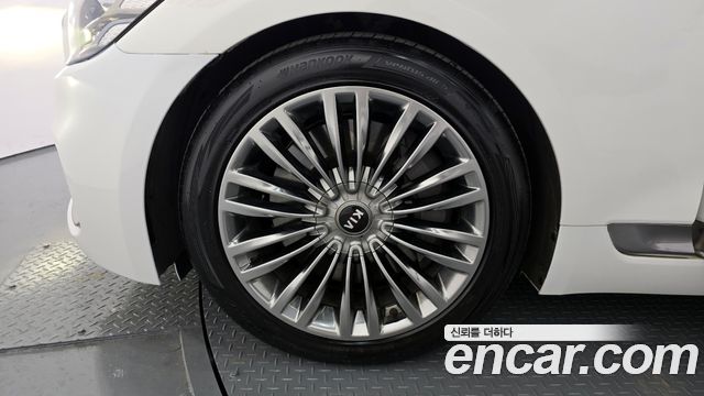 Kia K9 3.3 T-GDI AWD MastersⅢ — пробег 72 095 км