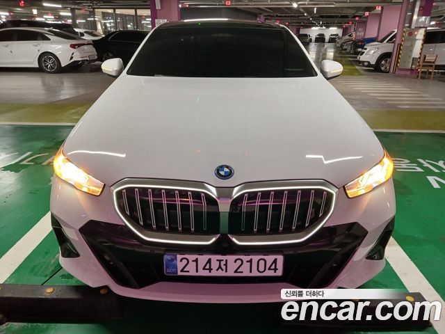 BMW 5-Series 530e M Sport — пробег 1 695 км