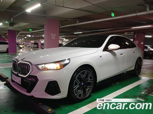 BMW 5-Series 530e M Sport — пробег 1 695 км