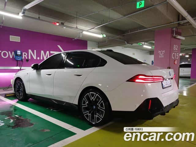 BMW 5-Series 530e M Sport — пробег 1 695 км