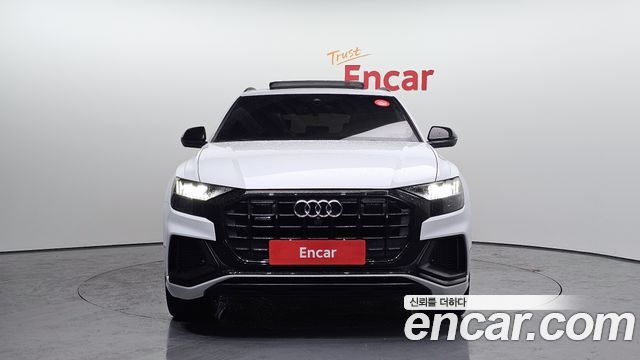 Audi Q8 55 TFSI Quattro Premium — пробег 124 594 км