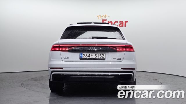 Audi Q8 55 TFSI Quattro Premium — пробег 124 594 км