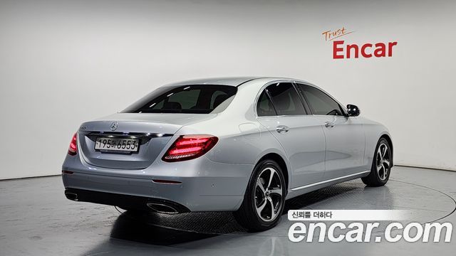 Mercedes-Benz E-Class из Кореи Encar