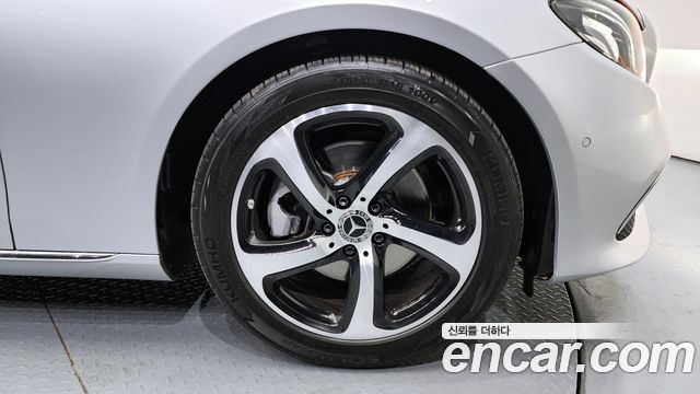 Mercedes-Benz E-Class из Кореи Encar