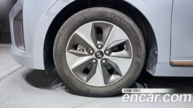 Hyundai Ioniq Q — пробег 109 437 км — фото 5 из 5