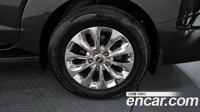 Ssangyong KORANDO 4WD Chateau 11-seater High-roof — пробег 160 083 км