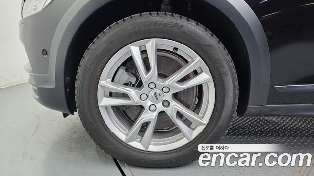 Volvo V90 D5 AWD — пробег 94 045 км