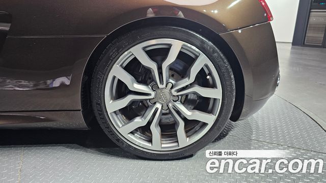 Audi R8 5.2 V10 Spyder — пробег 88 686 км