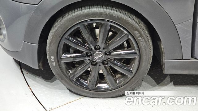 Mini Cooper 5Door Standard 3rd — пробег 35 601 км