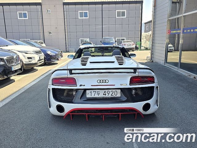 Audi R8 5.2 V10 Spyder — пробег 50 700 км