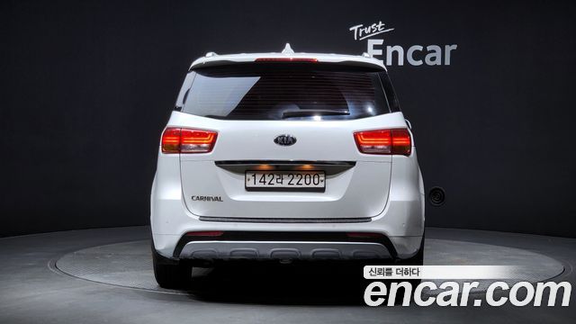 Kia Carnival из Кореи Encar