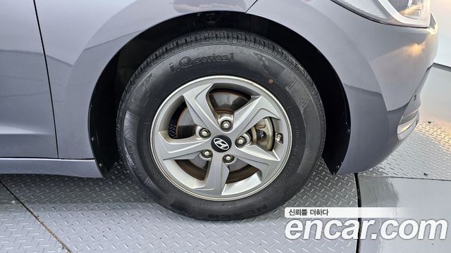 Hyundai AVANTE 1.6 GDI Style — пробег 160 038 км
