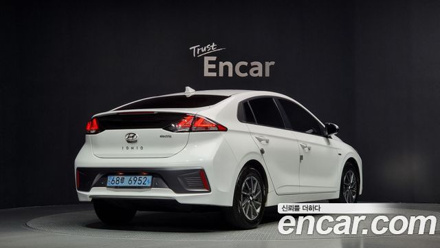 Hyundai Ioniq из Кореи Encar