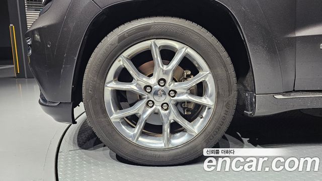Jeep Cherokee 3.0 Diesel Overland Summit WK2 — пробег 174 976 км
