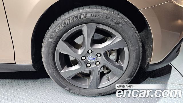 Volvo V40 из Кореи Encar