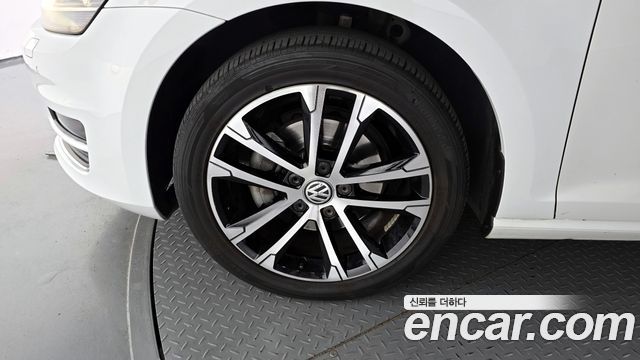 Volkswagen Golf 2.0 TDI Premium — пробег 130 123 км