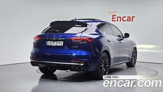 Maserati Levante из Кореи Encar