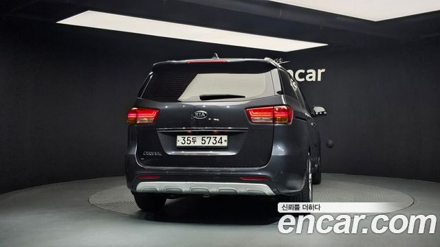 Kia Carnival из Кореи Encar
