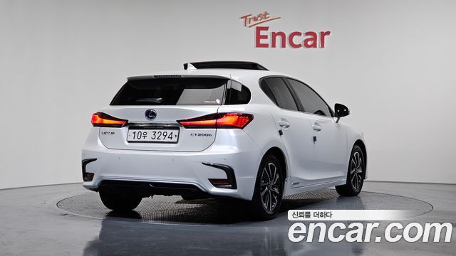 Lexus CT200h из Кореи Encar