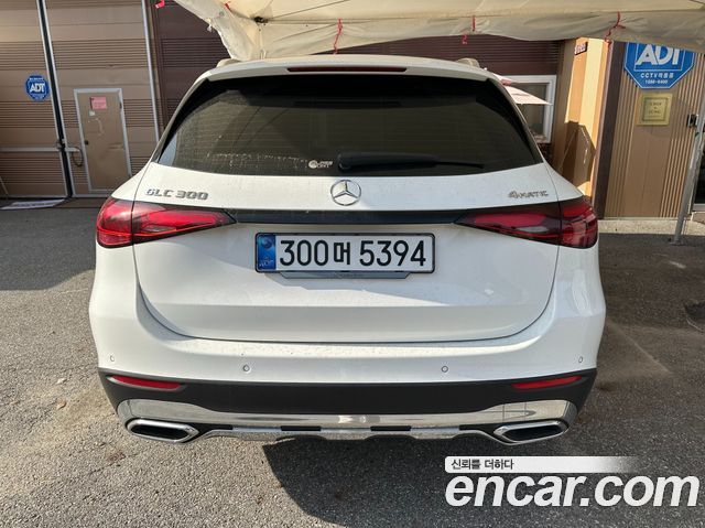 Mercedes-Benz GLC-Class GLC 300 4MATIC Avantgarde — пробег 1 377 км