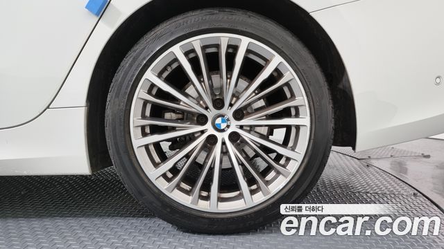 BMW 3-Series 320i Luxury — пробег 72 533 км
