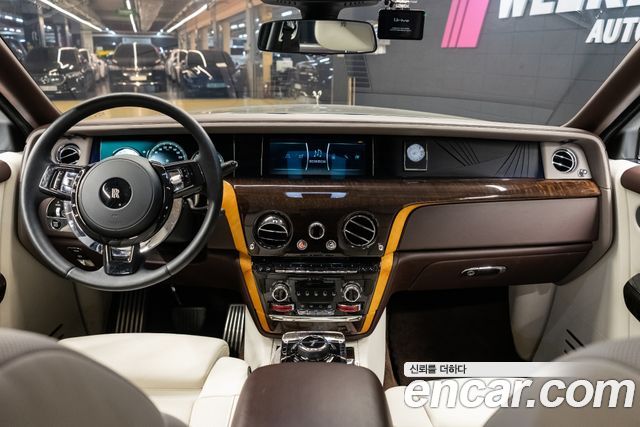 Rolls-Royce Phantom 6.7 EWB V12 — пробег 16 000 км