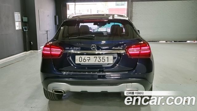 Mercedes-Benz GLA-Class GLA250 4MATIC — пробег 90 400 км
