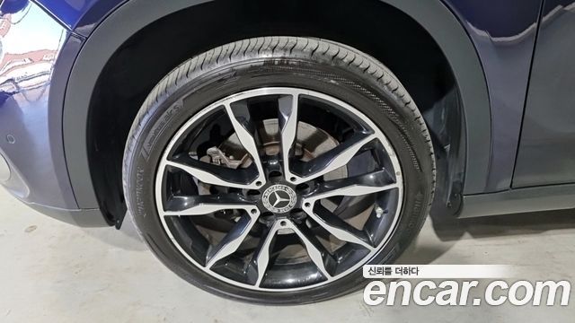 Mercedes-Benz GLA-Class GLA250 4MATIC — пробег 90 400 км