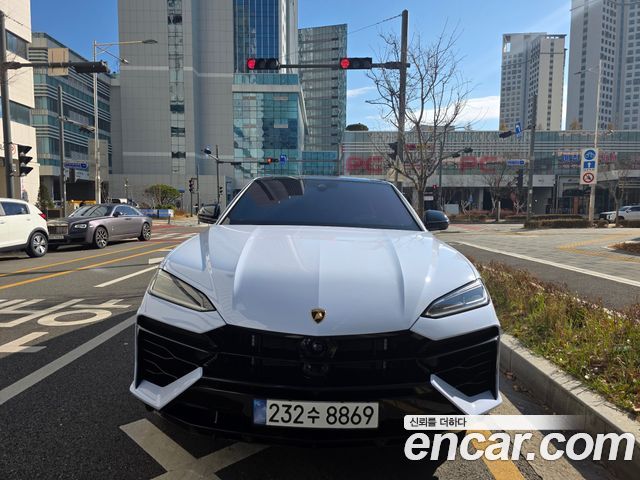 Lamborghini Urus из Кореи Encar