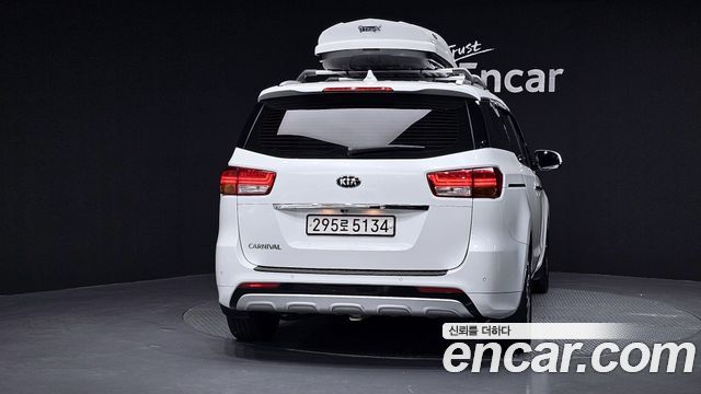 Kia Carnival из Кореи Encar