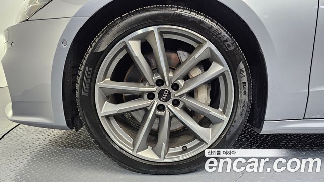 Audi A7 55 TFSI Quattro Premium — пробег 45 367 км