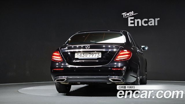 Mercedes-Benz E-Class из Кореи Encar