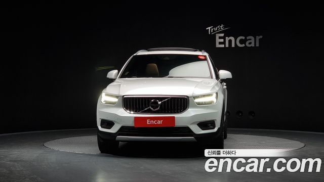 Volvo XC40 T4 Inscription — пробег 66 568 км — фото 3 из 5