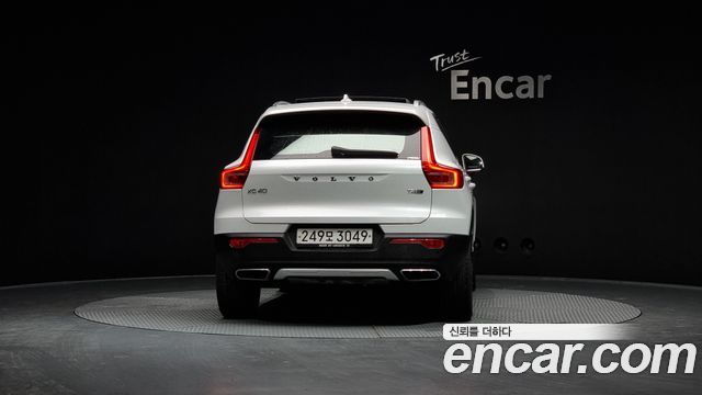 Volvo XC40 T4 Inscription — пробег 66 568 км — фото 4 из 5