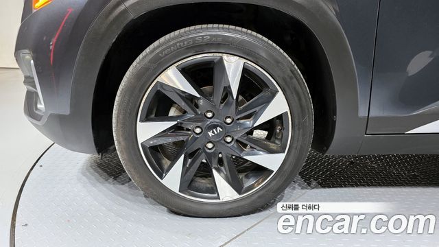 Kia Seltos из Кореи Encar