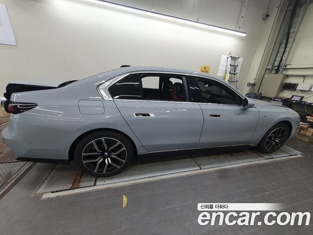 BMW i7 из Кореи Encar