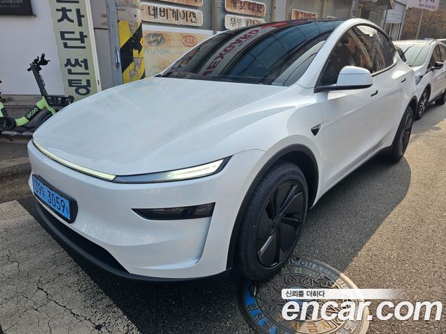 Tesla Model Y RWD — пробег 500 км — фото 3 из 5