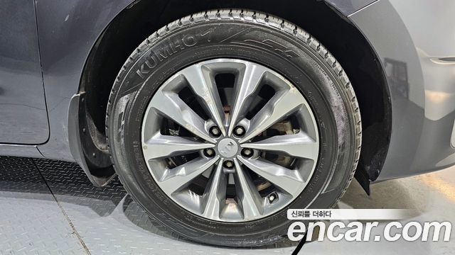 Kia Carnival 9-seater Luxury — пробег 82 651 км — фото 5 из 5