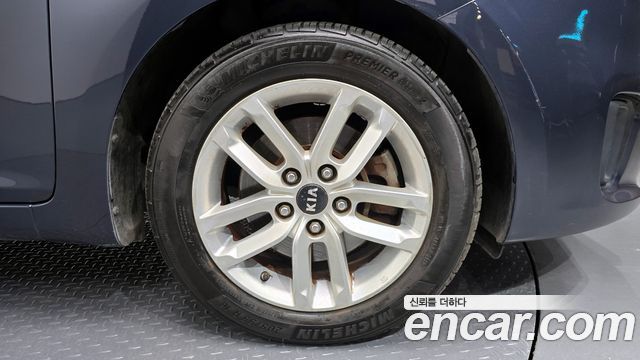 Kia Carens из Кореи Encar