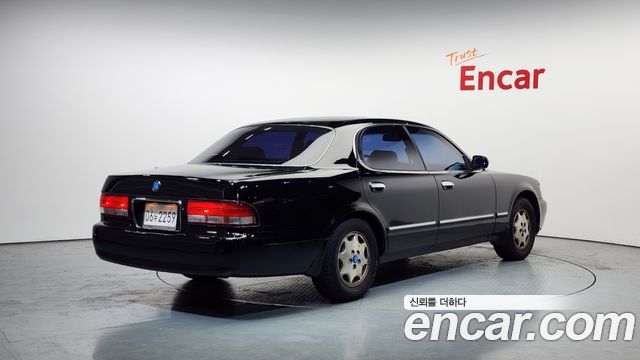 Kia Enterprise из Кореи Encar