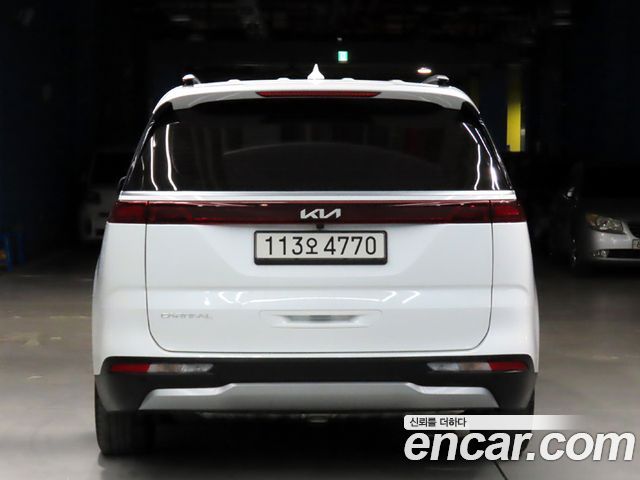 Kia Carnival 9-Seater Prestige — пробег 124 251 км — фото 4 из 5