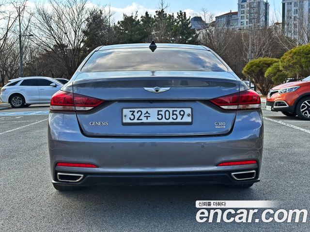 Hyundai Genesis из Кореи Encar