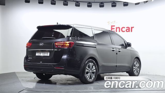Kia Carnival 11-Seater Prestige — пробег 19 213 км — фото 2 из 5