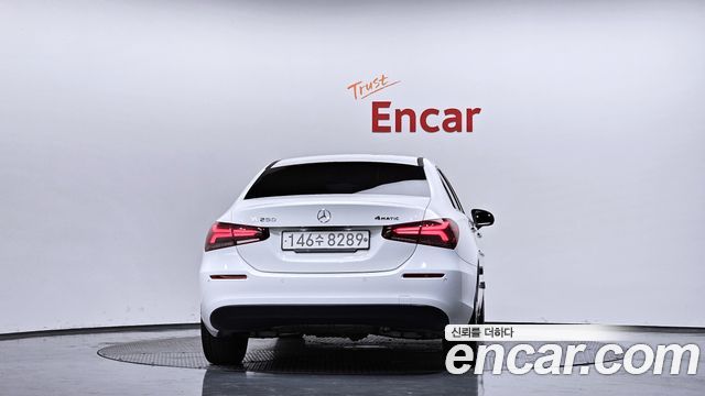 Mercedes-Benz A-Class A250 4MATIC Sedan — пробег 37 365 км — фото 4 из 5