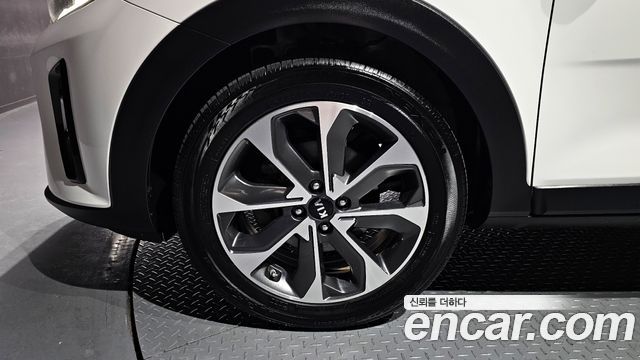 Kia Stonic из Кореи Encar