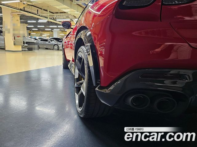 Ferrari Purosangue из Кореи Encar