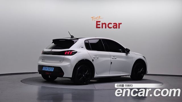Peugeot 208 из Кореи Encar