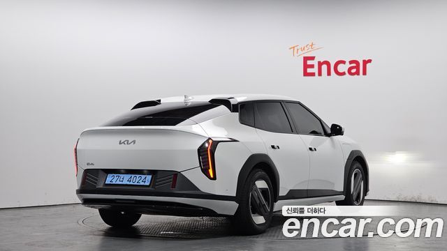 Kia EV4 из Кореи Encar
