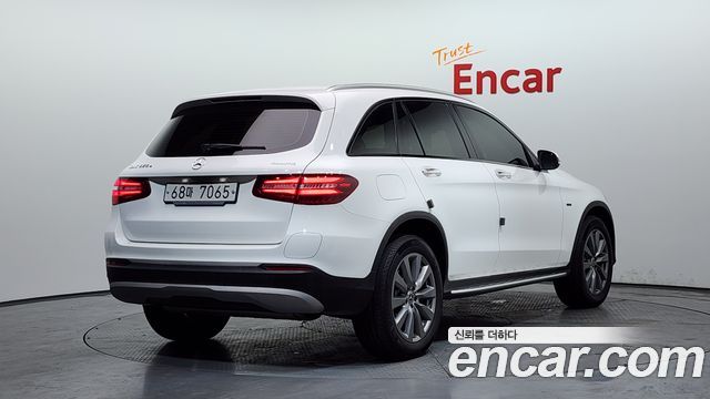 Mercedes-Benz GLC-Class GLC350e 4MATIC — пробег 72 128 км — фото 2 из 5
